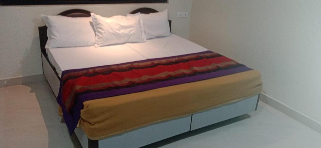 Shraddha Hotel Mumbai (Bombay) Buitenkant foto